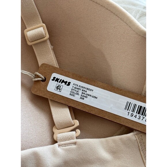 Skims Fits Everybody T-Shirt Bra Sand Size 30B - Picture 6 of 6